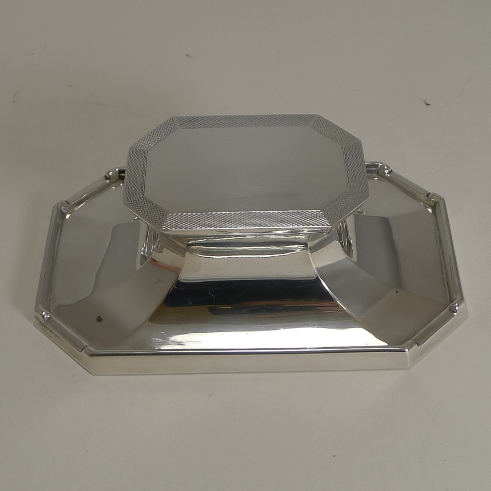 Smart Art Deco English Sterling Silver Inkwell by Deakin and Francis - 1933