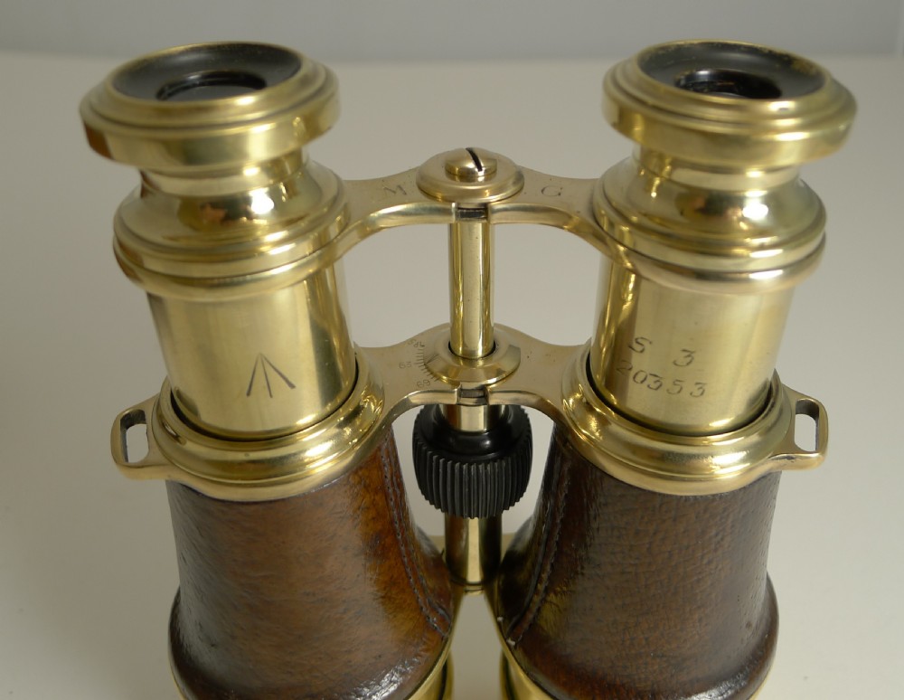 Superb Pair WW1 Binoculars and Case - British Officer's Issue - 1918 View II