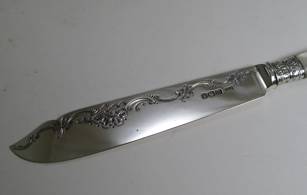 Cased Antique English Sterling Silver and Mother of Pearl Fish Cutlery - 1904 View VII