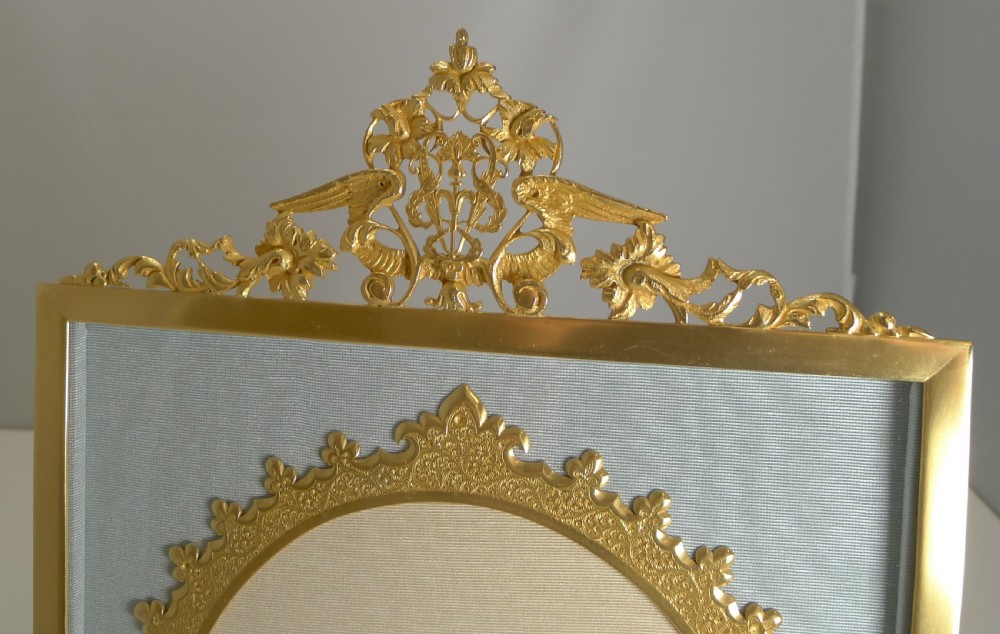 Grand Large Antique French Gilded Bronze Photograph Frame c.1900 View V