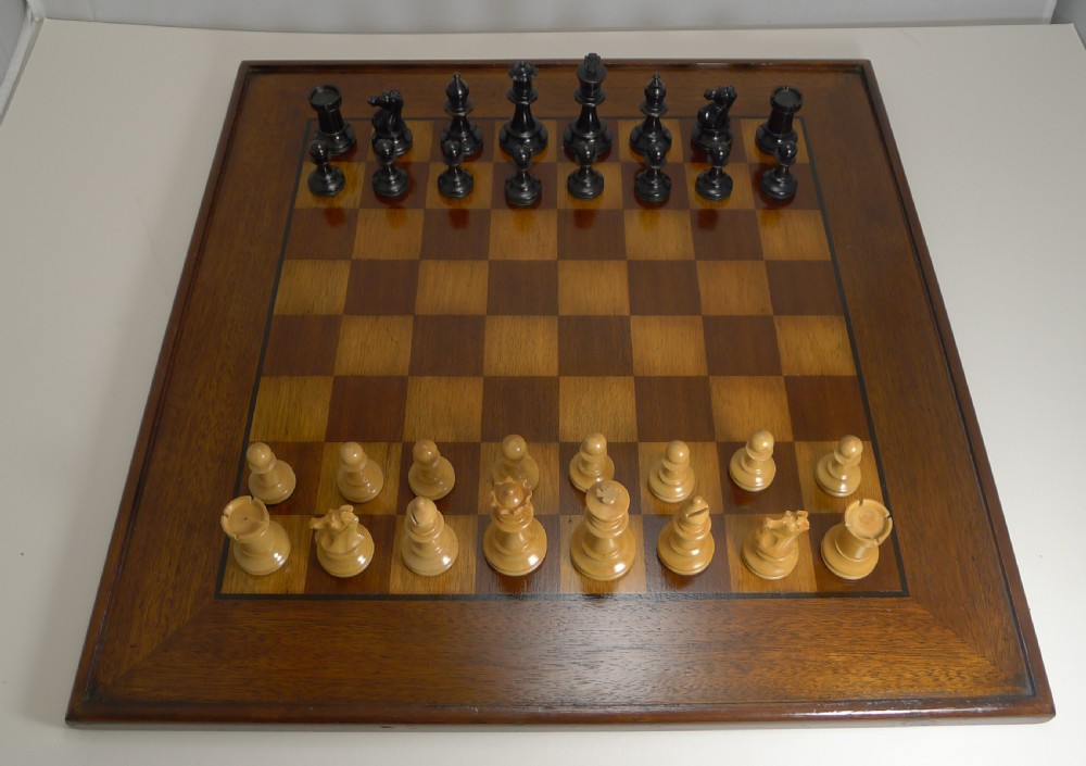 Antique English Boxwood Chess Set With Storage Box c.1910 View VIII