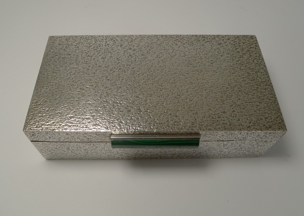 Deakin and Francis For Garrard - Outstanding Sterling Silver and Malachite Box View XI
