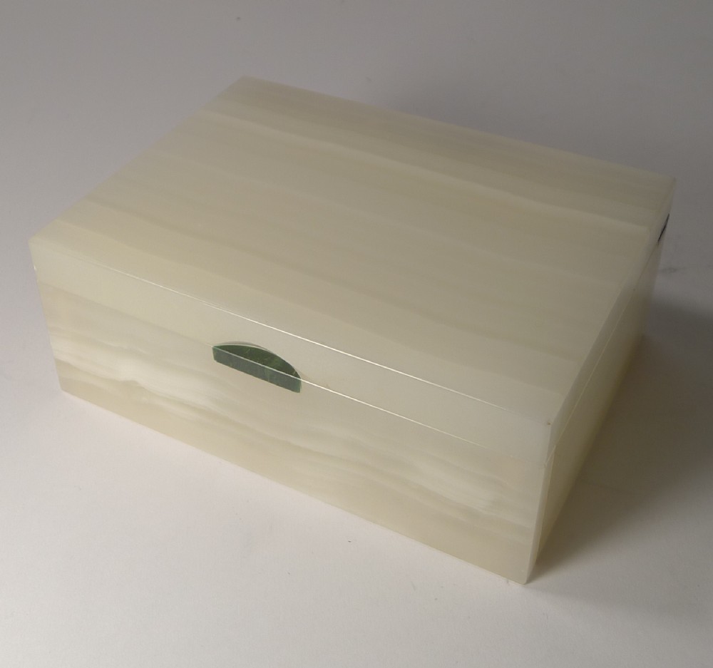 Smart Antique Art Deco White Onyx & Malachite Box by Betjemman c.1920