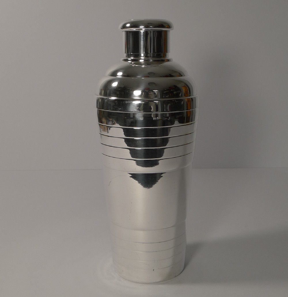 Smart Vintage French Art Deco Cocktail Shaker by Apollo, Paris