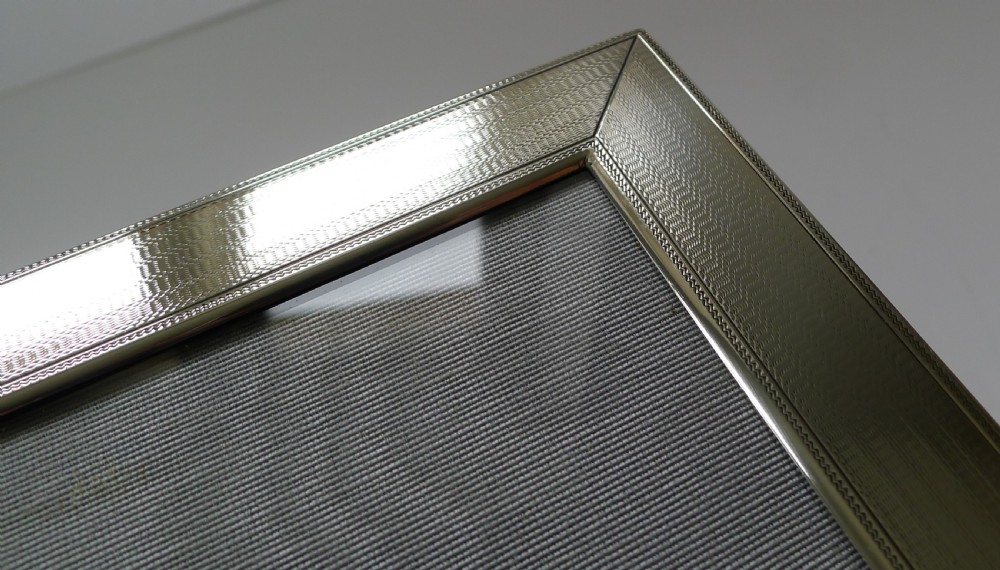 Smart Antique Silver Engine-Turned Two-Way Picture Frame - 1909 View IX