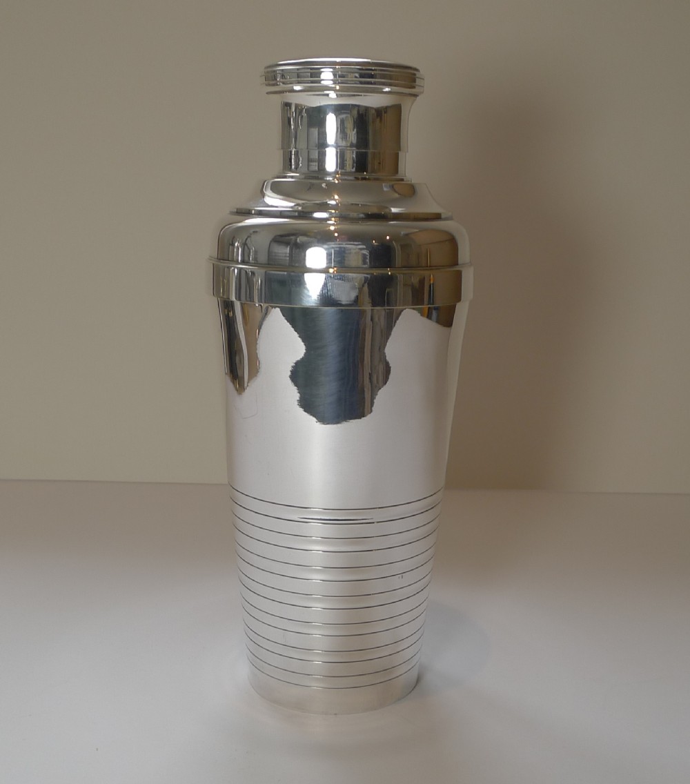 Stylish Art Deco Cocktail Shaker by Christofle, Paris c.1940