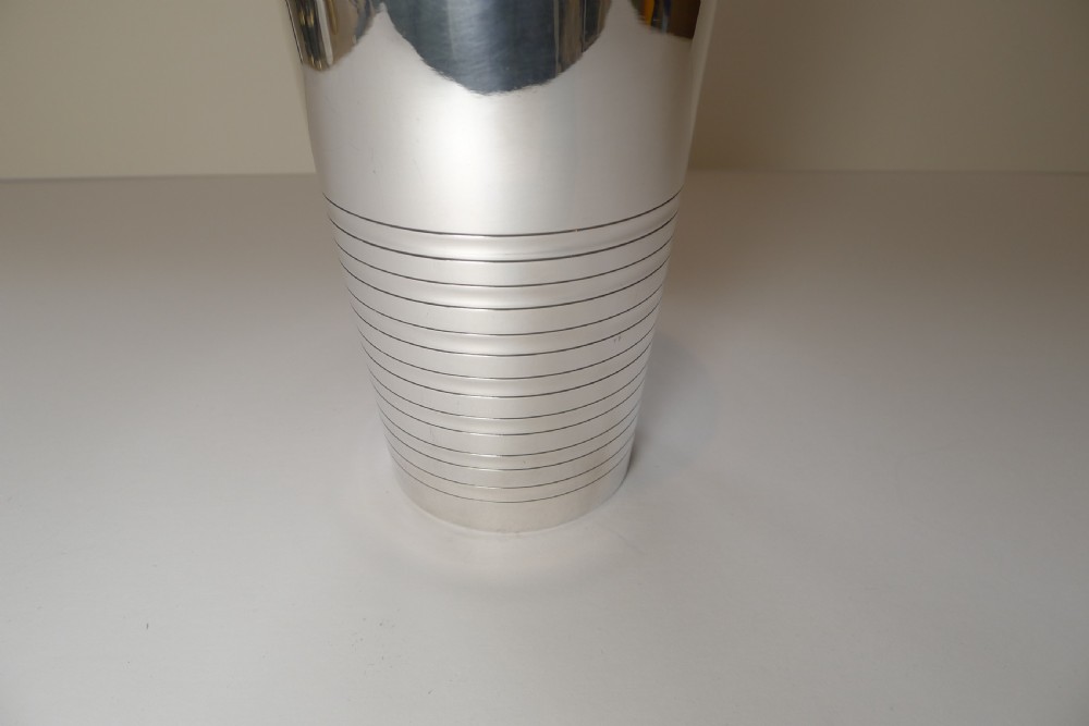 Stylish Art Deco Cocktail Shaker by Christofle, Paris c.1940 View XI