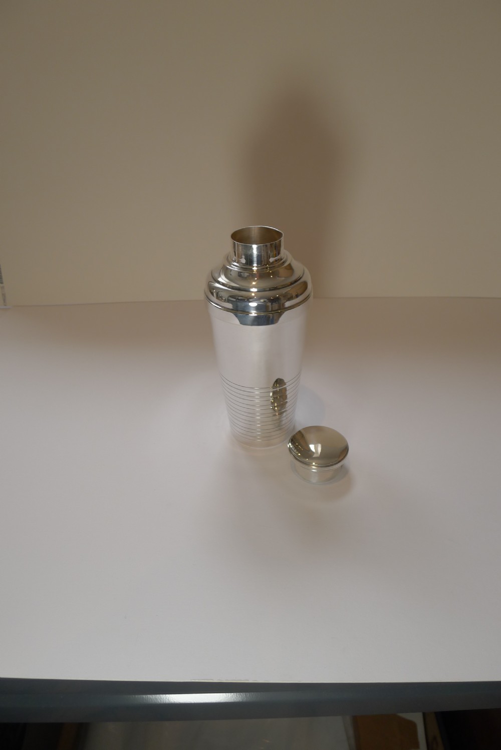 Stylish Art Deco Cocktail Shaker by Christofle, Paris c.1940 View XIX