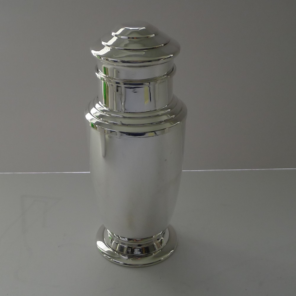 Smart Art Deco Cocktail Shaker by Charles S Green c.1940