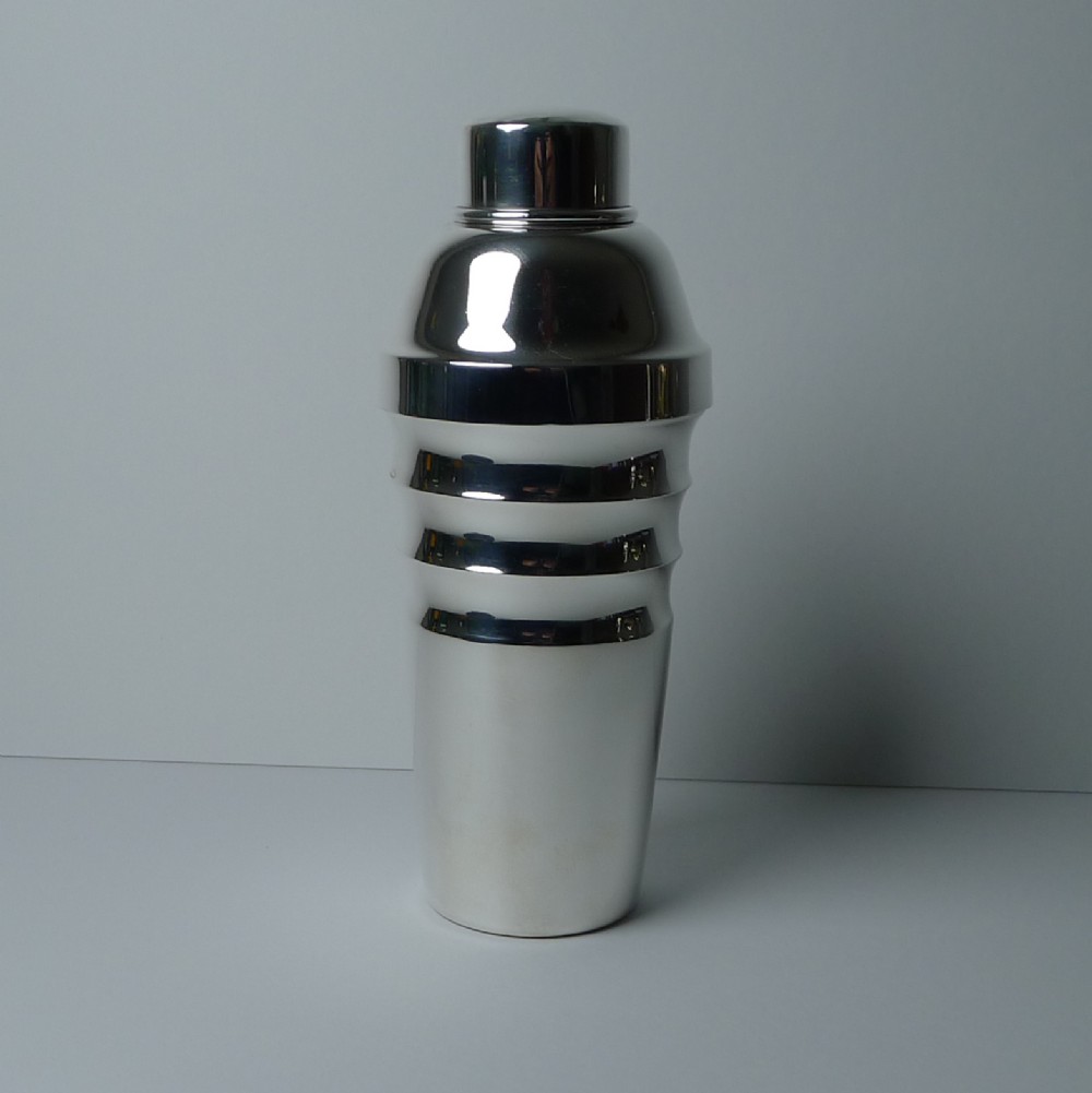 Art Deco Cocktail Shaker In Silver Plate - Switzerland c.1930's