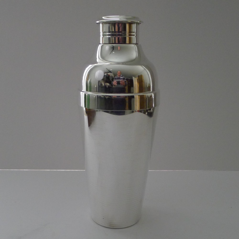 Christofle Gallia Ondulations Cocktail Shaker by Luc Lanel c.1935