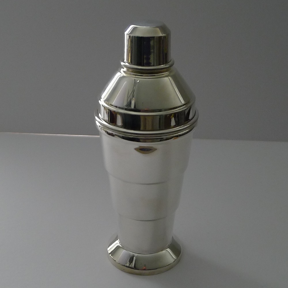 Top Notch Vintage English Art Deco Cocktail Shaker by A.L. DAVENPORT c.1930