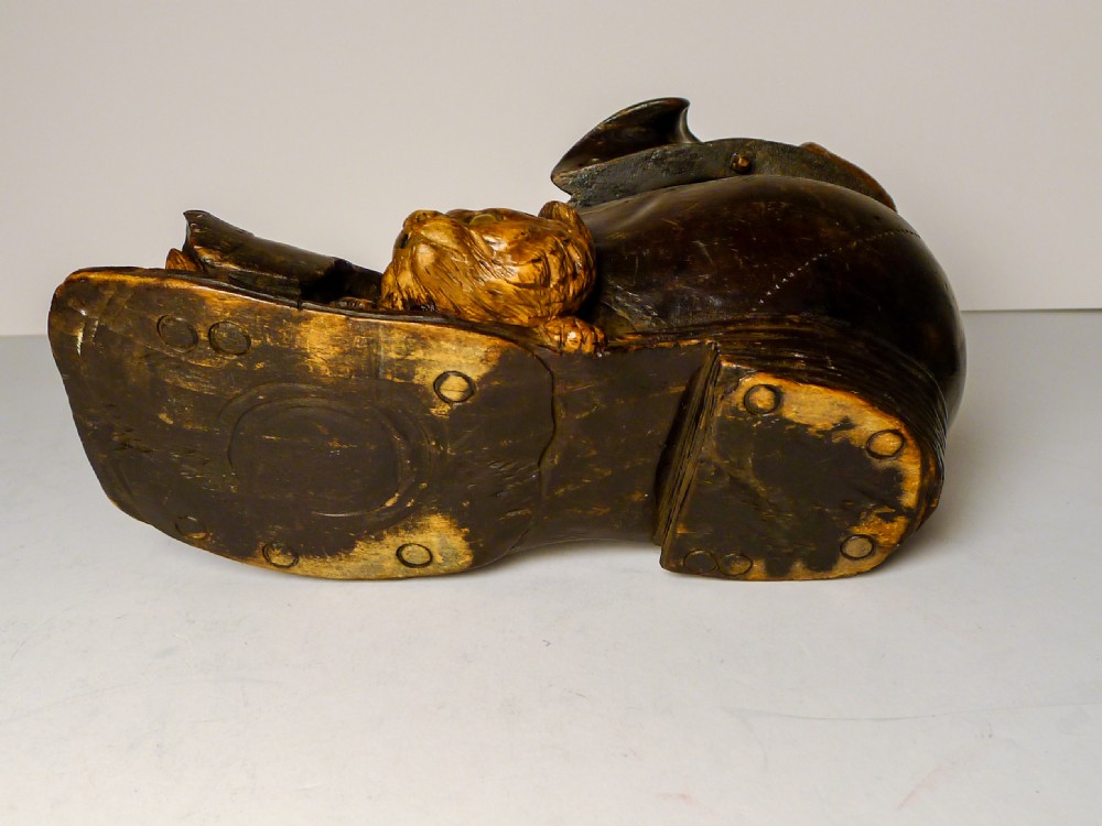 Wonderful Antique Black Forest Cat and Mouse Boot Box c.1890 View VI