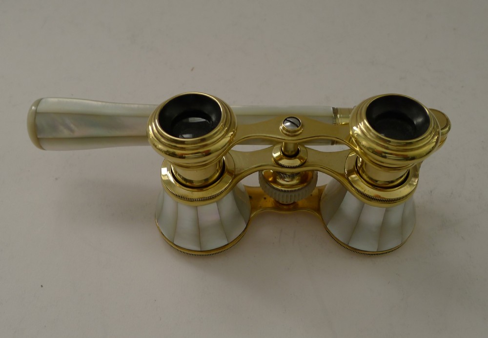Handsome Antique French Mother of Pearl Opera Glasses - Lorgnette Handle View VIII