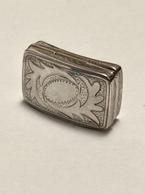 GEORGE III CURVED SILVER GILT VINAIGRETTE BIRMINGHAM 1808 WARDELL KEMPSON - ADDITIONAL PHOTO 2