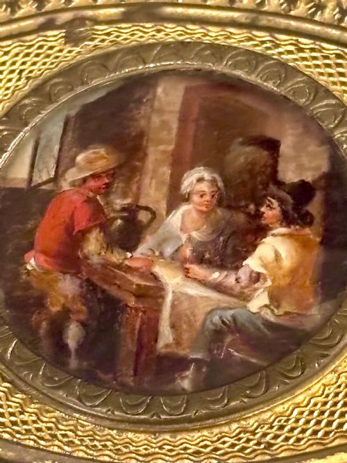 ANTIQUE 19TH CENTURY OVAL GILT METAL SNUFF BOX WITH INSET HAND PAINTED PLAQUE - ADDITIONAL PHOTO 2