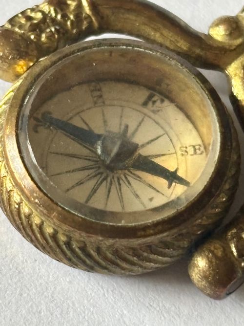 ANTIQUE VICTORIAN GILT METAL SWIVEL COMPASS FOB WATCH PENDANT - ADDITIONAL PHOTO 4
