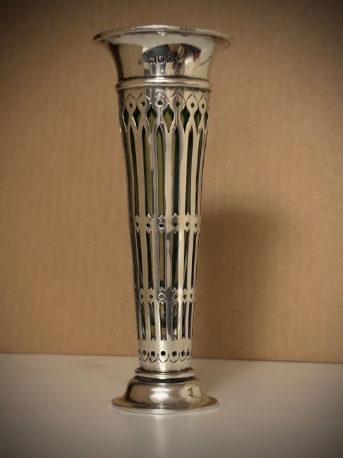EDWARDIAN SILVER GOLDSMITHS SILVERSMITHS VASE GREEN GLASS LINER 1909 - ADDITIONAL PHOTO 4