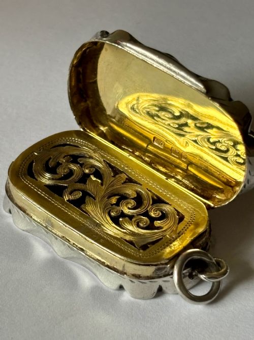 ANTIQUE SILVER GILT VICTORIAN VINAIGRETTE BIRMINGHAM 1892 COLEN HEWER CHESHIRE - ADDITIONAL PHOTO 12