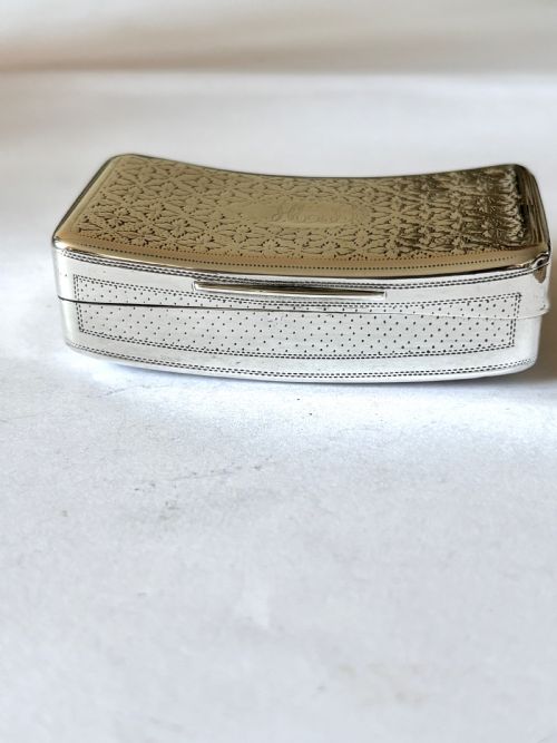 GEORGE III SILVER GILT CURVED SNUFF BOX BIRMINGHAM 1808 BY JOHN SHAW - ADDITIONAL PHOTO 3