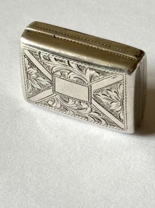 SILVER GILT EARLY VICTORIAN VINAIGRETTE BIRMINGHAM 1844 EDWARD SMITH - ADDITIONAL PHOTO 1