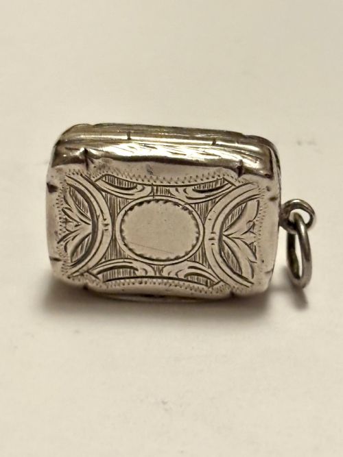 SILVER GILT VICTORIAN VINAIGRETTE BIRMINGHAM 1882 HILLIARD THOMASON - ADDITIONAL PHOTO 2