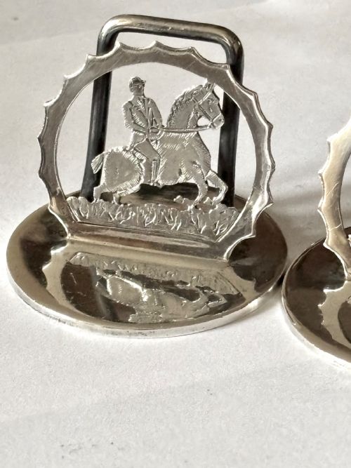 2 X ANTIQUE HUNTING HORSE SILVER MENU PLACE CARD HOLDERS CHESTER 19356 A WILCOX - ADDITIONAL PHOTO 1