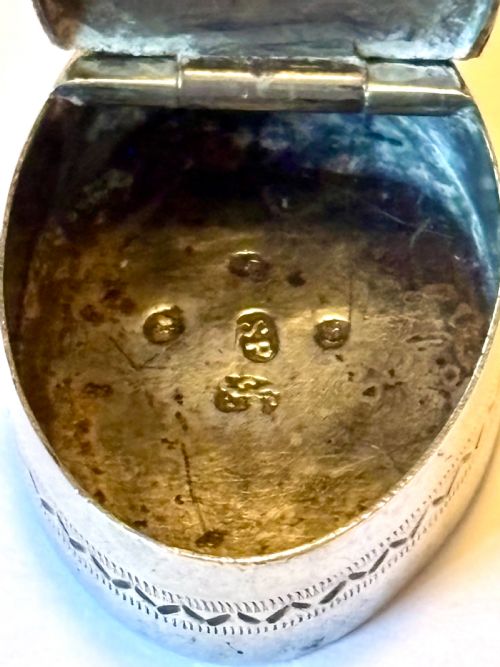 GEORGE III STERLING SILVER PATCH BOX BIRMINGHAM 1791 SAMUEL PEMBERTON - ADDITIONAL PHOTO 1