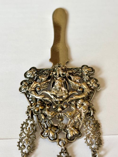 VICTORIAN 19TH CENTURY SILVER PLATED CHATELAIN FLORAL MOTIFS HEAD OF VIKING - ADDITIONAL PHOTO 2