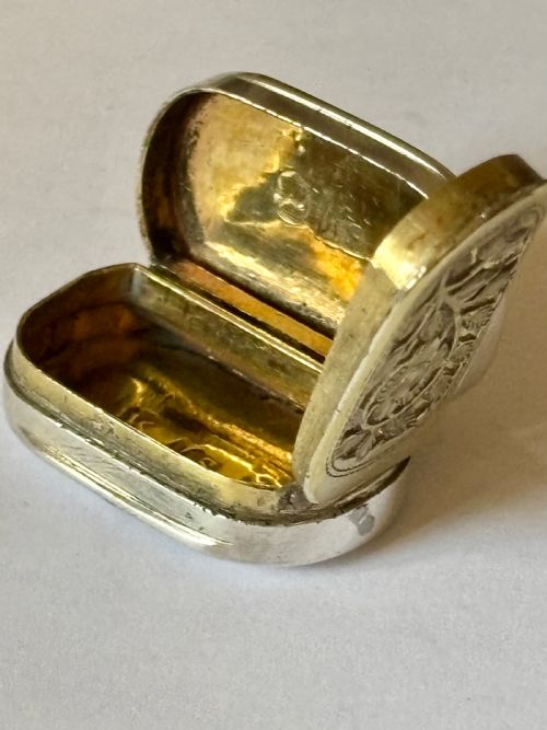 GEORGE III SILVER GILT VINAIGRETTE BIRMINGHAM 1808 JOHN SHAW PLAIN DESIGN - ADDITIONAL PHOTO 5