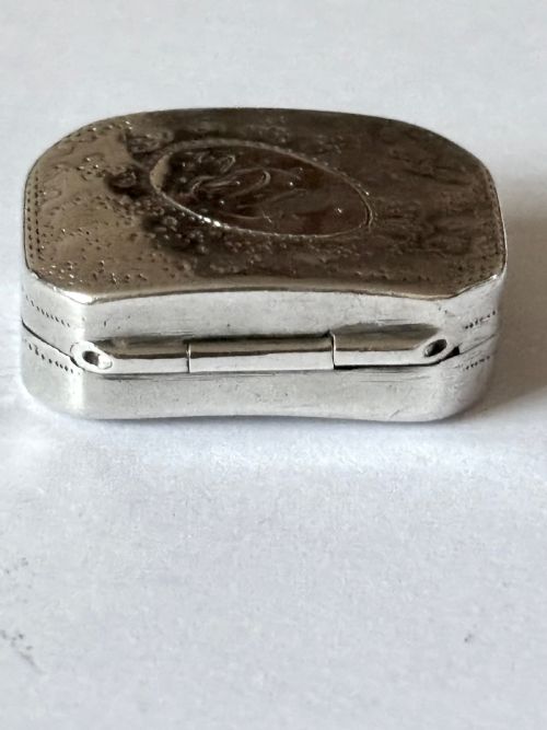 GEORGE III CURVED SILVER GILT VINAIGRETTE BIRMINGHAM 1790 SAMUEL PEMBERTON - ADDITIONAL PHOTO 4