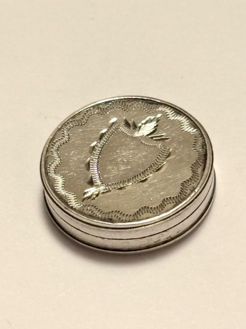 ANTIQUE GEORGE III STERLING SILVER PATCH PILL BOX C1790S - ADDITIONAL PHOTO 1