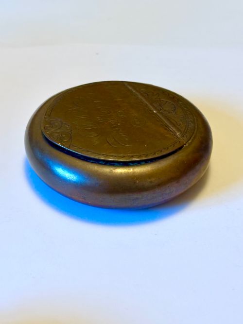 AN EARLY VICTORIAN BRONZE METAL PRESENTATION TABLE SNUFF BOX DATED 1848 144G - ADDITIONAL PHOTO 9