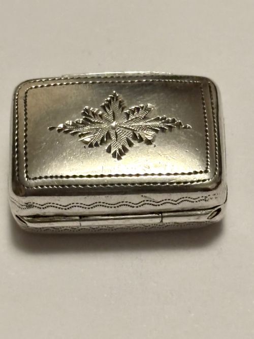 GEORGE III SILVER GILT VINAIGRETTE BIRMINGHAM 1817 JOHN SHAW - ADDITIONAL PHOTO 2