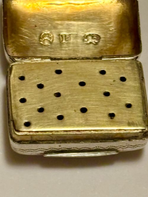 GEORGE III SILVER GILT VINAIGRETTE BIRMINGHAM 1817 JOHN SHAW - ADDITIONAL PHOTO 6
