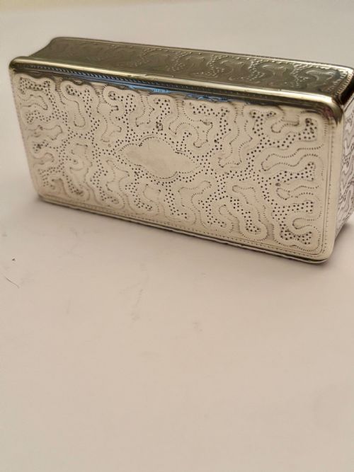ANTIQUE 19TH CENTURY FRENCH 950 SILVER GILT SNUFF TRINKET BOX - ADDITIONAL PHOTO 4
