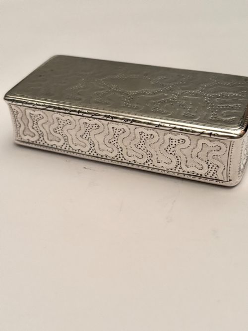 ANTIQUE 19TH CENTURY FRENCH 950 SILVER GILT SNUFF TRINKET BOX - ADDITIONAL PHOTO 6