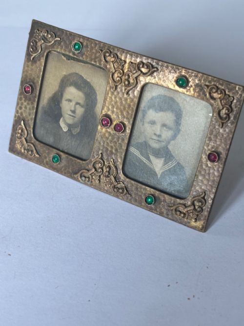 ANTIQUE ARTS CRAFTS HAMMERED GILT METAL BRASS DOUBLE PHOTO PICTURE FRAME - ADDITIONAL PHOTO 13