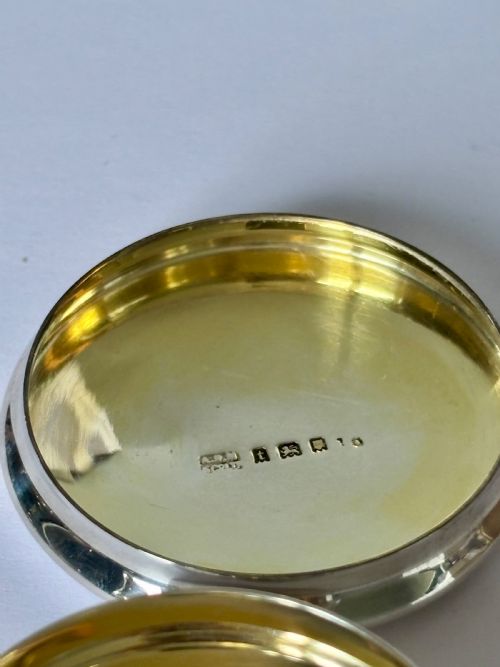 ANTIQUE ECCLESIASTICAL SILVER GILT PYX BOX CROSS AR MOWBRAY CO LONDON 1934 - ADDITIONAL PHOTO 10
