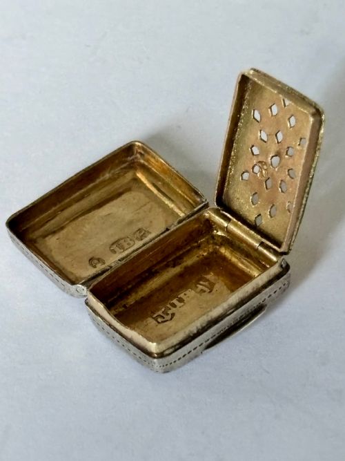 GEORGE IV SILVER GILT VINAIGRETTE BIRMINGHAM 1829 JOHN BETTRIDGE - ADDITIONAL PHOTO 6