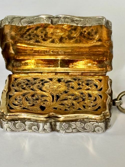 ANTIQUE SILVER GILT EARLY VICTORIAN VINAIGRETTE NATHANIEL MILLS BIRMINGHAM 1840 - ADDITIONAL PHOTO 11