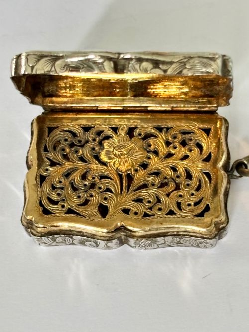 ANTIQUE SILVER GILT EARLY VICTORIAN VINAIGRETTE NATHANIEL MILLS BIRMINGHAM 1840 - ADDITIONAL PHOTO 12