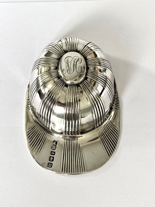 GEORGE V SILVER JOCKEYS CAP CADDY SPOON WILLIAM NEALE BIRMINGHAM 1911 - ADDITIONAL PHOTO 3