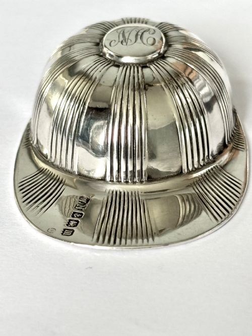 GEORGE V SILVER JOCKEYS CAP CADDY SPOON WILLIAM NEALE BIRMINGHAM 1911 - ADDITIONAL PHOTO 5
