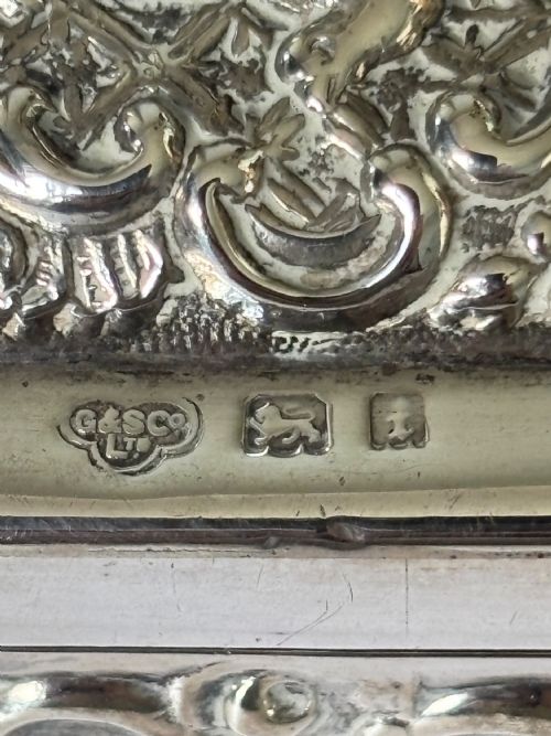 ANTIQUE SILVER DRESSING TABLE TRINKET BOX GOLDSMITHS SILVERSMITHS LONDON 1924 - ADDITIONAL PHOTO 3