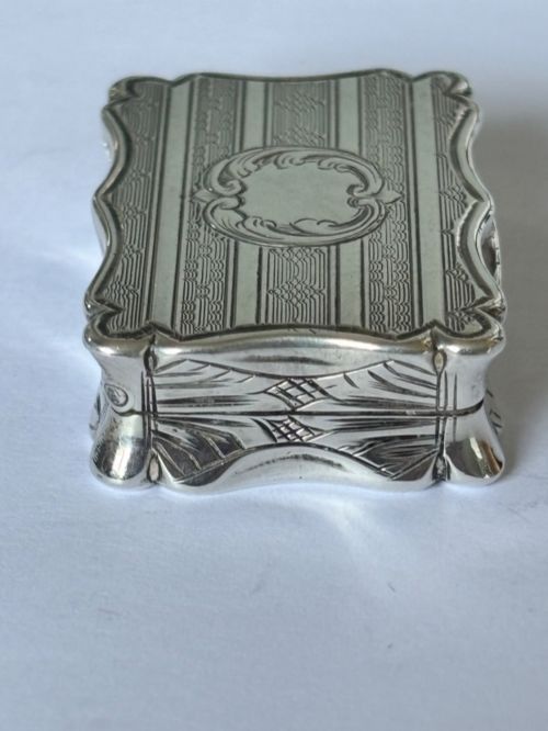 ANTIQUE SILVER GILT VICTORIAN VINAIGRETTE BIRMINGHAM 1857 EDWARD SMITH - ADDITIONAL PHOTO 4