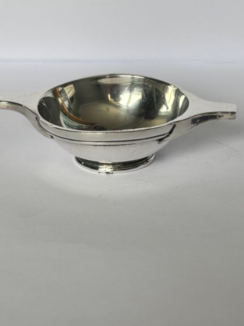 EDWARDIAN SMALL STERLING SILVER QUAICH BIRMINGHAM 1909 WILLIAM AITKEN - ADDITIONAL PHOTO 3