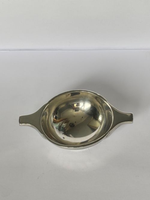 EDWARDIAN SMALL STERLING SILVER QUAICH BIRMINGHAM 1909 WILLIAM AITKEN - ADDITIONAL PHOTO 8
