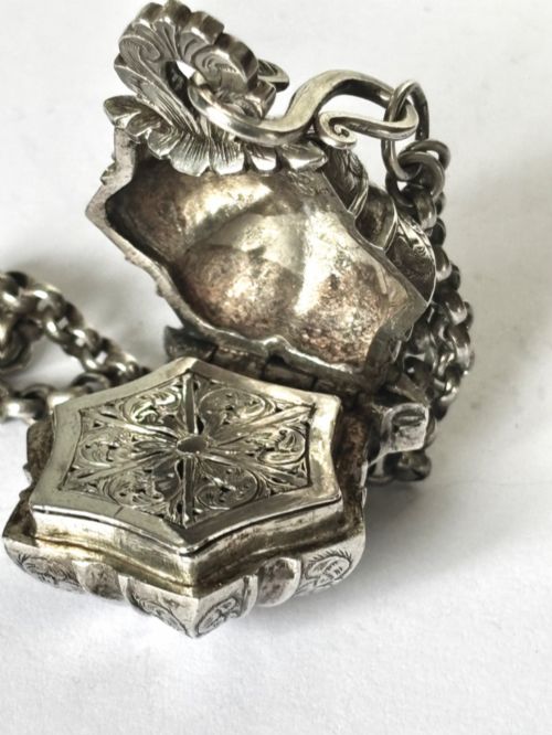 ANTIQUE SILVER WHITE METAL CHATELAINE WITH VINAIGRETTE AND 5 HANGING TOOLS - ADDITIONAL PHOTO 13