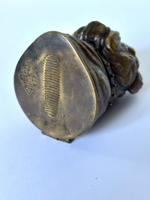 EARLY VICTORIAN NOVELTY BRASS TABLE TOP VESTA CASE MATCH SAFE BULLDOG 184050S - ADDITIONAL PHOTO 6